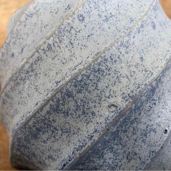 Studio pottery carved blue vase - Picture 4 of 6